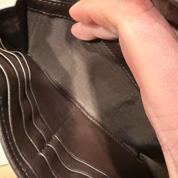 Gucci Brown Monogram Wallet - Picture 7 of 7